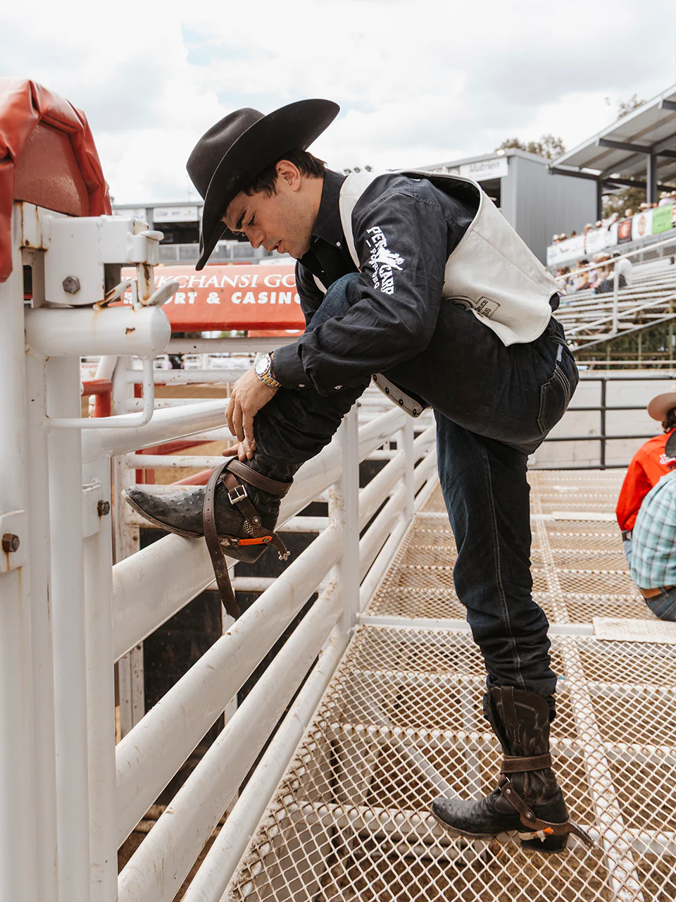 A4549 - MEN'S EMBROIDERY AND  OSTRICH BLACK NARROW SQUARE TOE COWBOY BOOT - Image 8